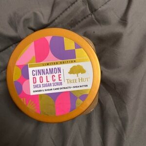 Tree Hut Cinnamon Dolce Shea Sugar Scrub - Gold and Pink